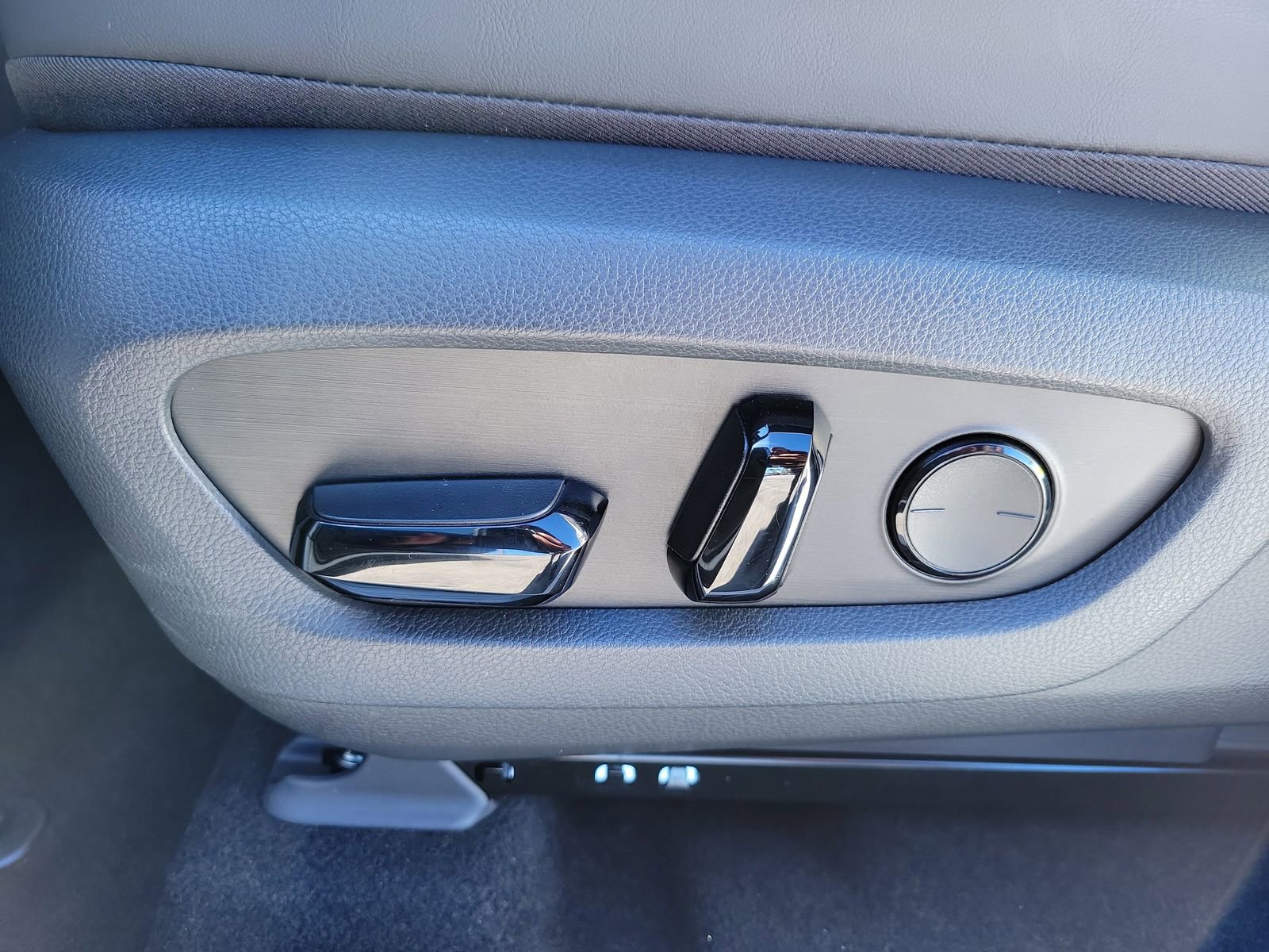 Used 2025 Lexus RX 350 Premium w/ Accessory Package (K3) image 29