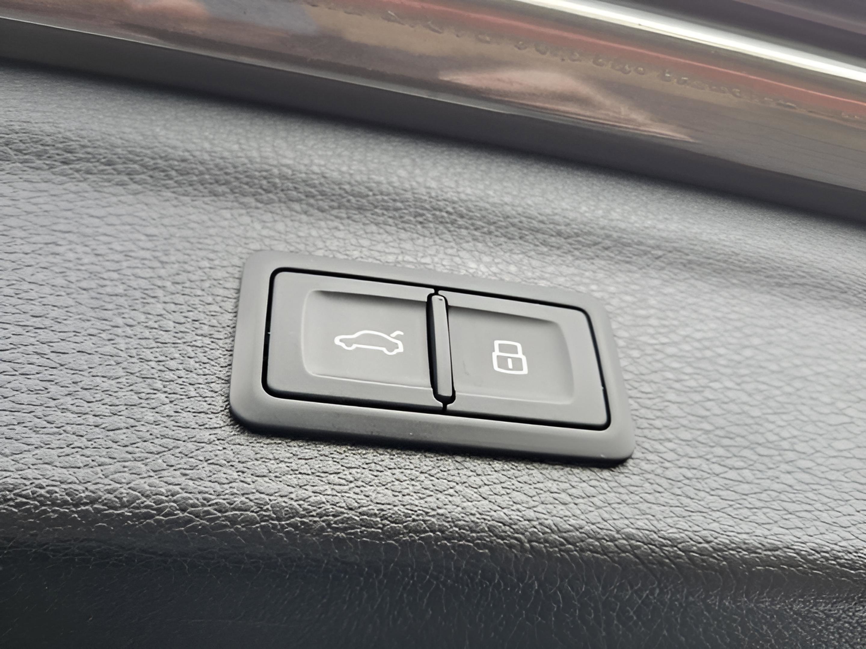 Used 2020 Audi Q3 2.0T Premium w/ Convenience Package image 30