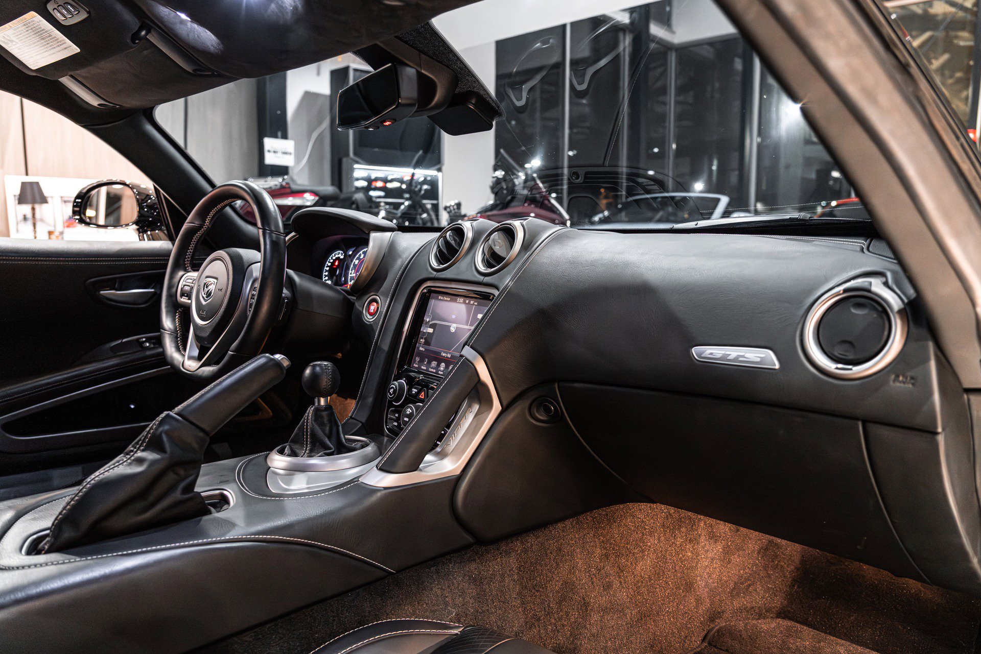 Used 2014 SRT Viper GTS w/ GTS Laguna Interior Package image 21