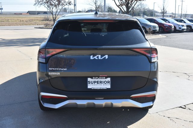 Used 2025 Kia Sportage EX image 6