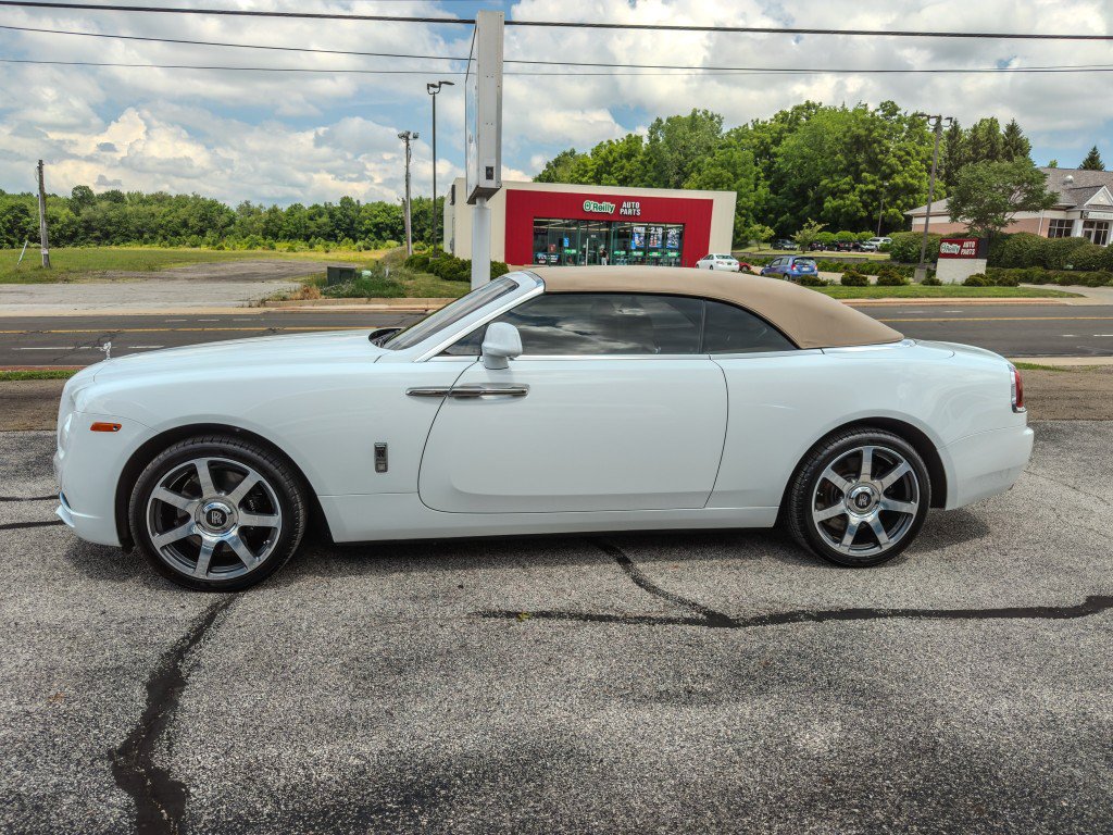 Used 2018 Rolls-Royce Dawn RWD image 8
