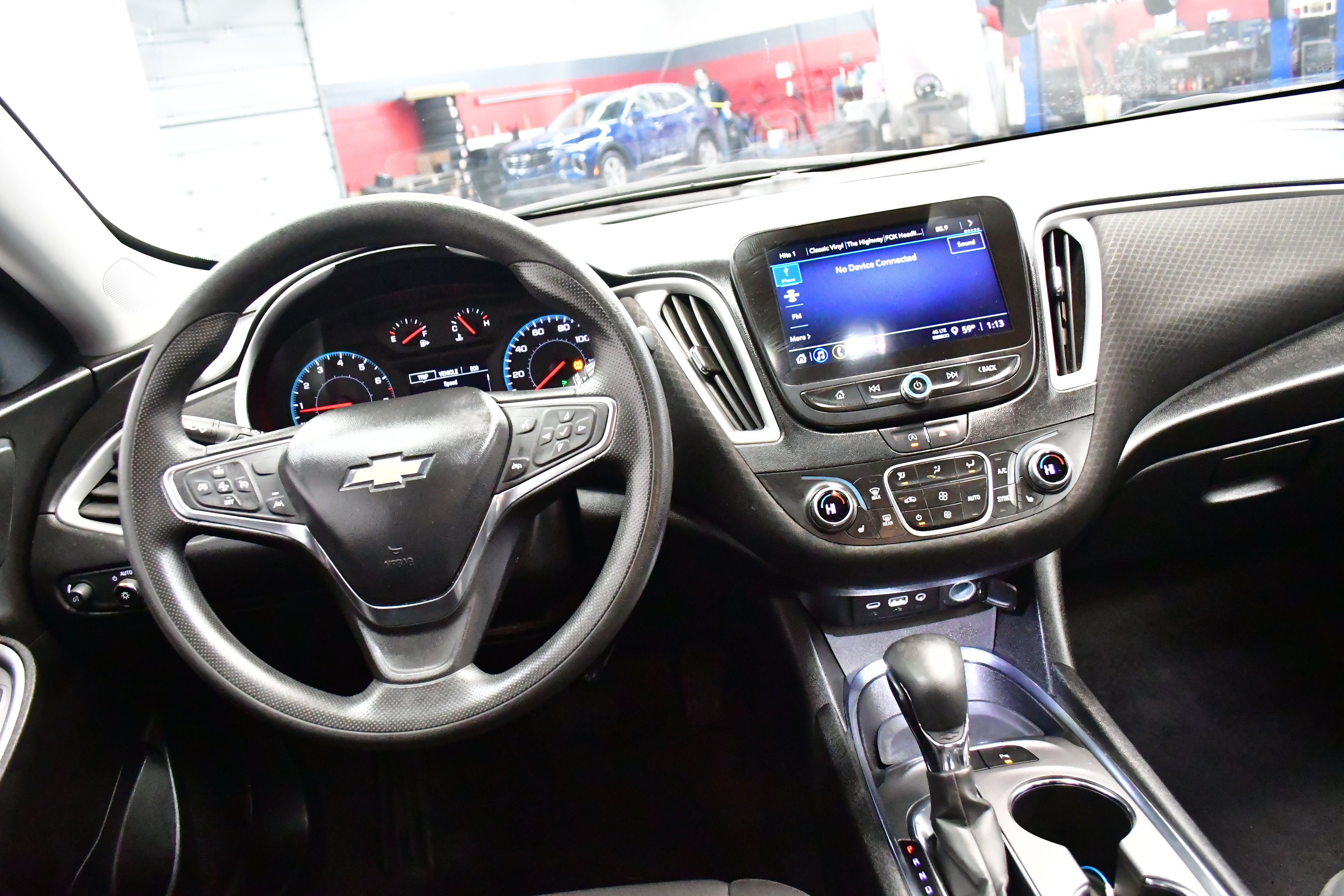 Used 2024 Chevrolet Malibu LT image 14