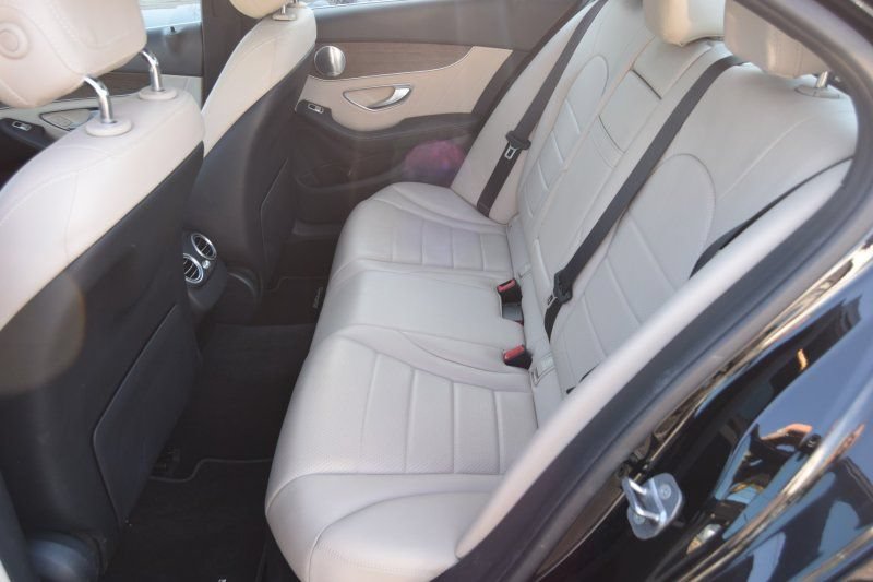 Used 2020 Mercedes-Benz C 300 4MATIC Sedan image 34