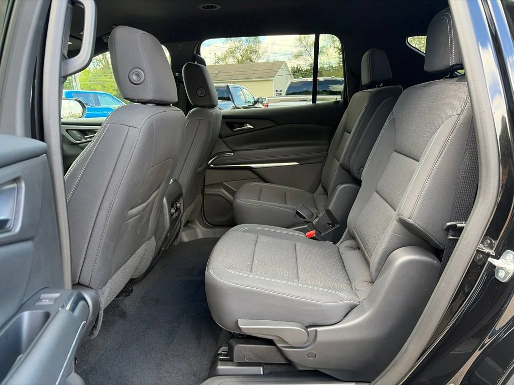 Used 2025 Chevrolet Traverse LT w/ Driver Confidence Package AWD/4WD image 18
