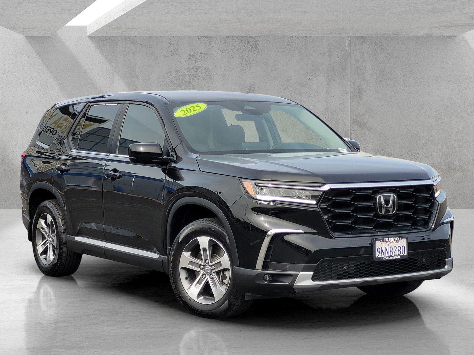 Used 2025 Honda Pilot EX-L image 1