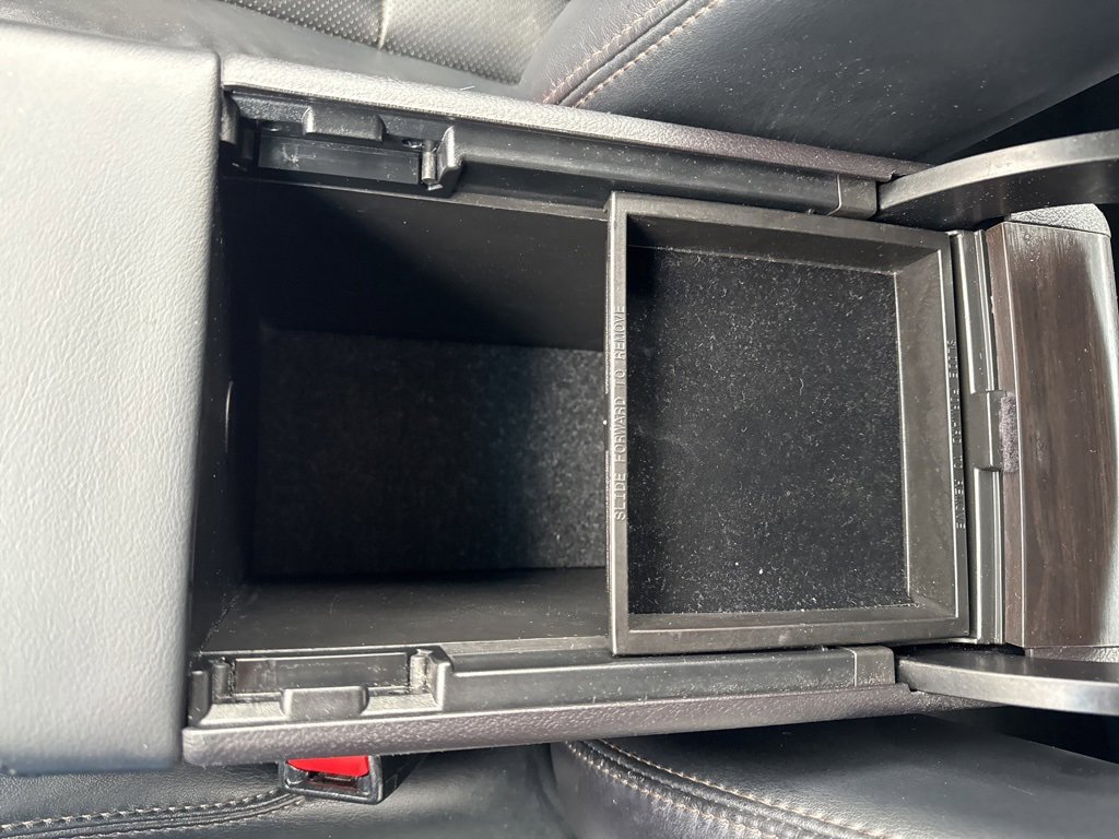 Used 2016 Toyota Avalon Limited image 28