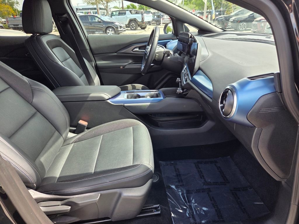 Certified 2025 Chevrolet Equinox EV LT w/ Convenience Package image 14
