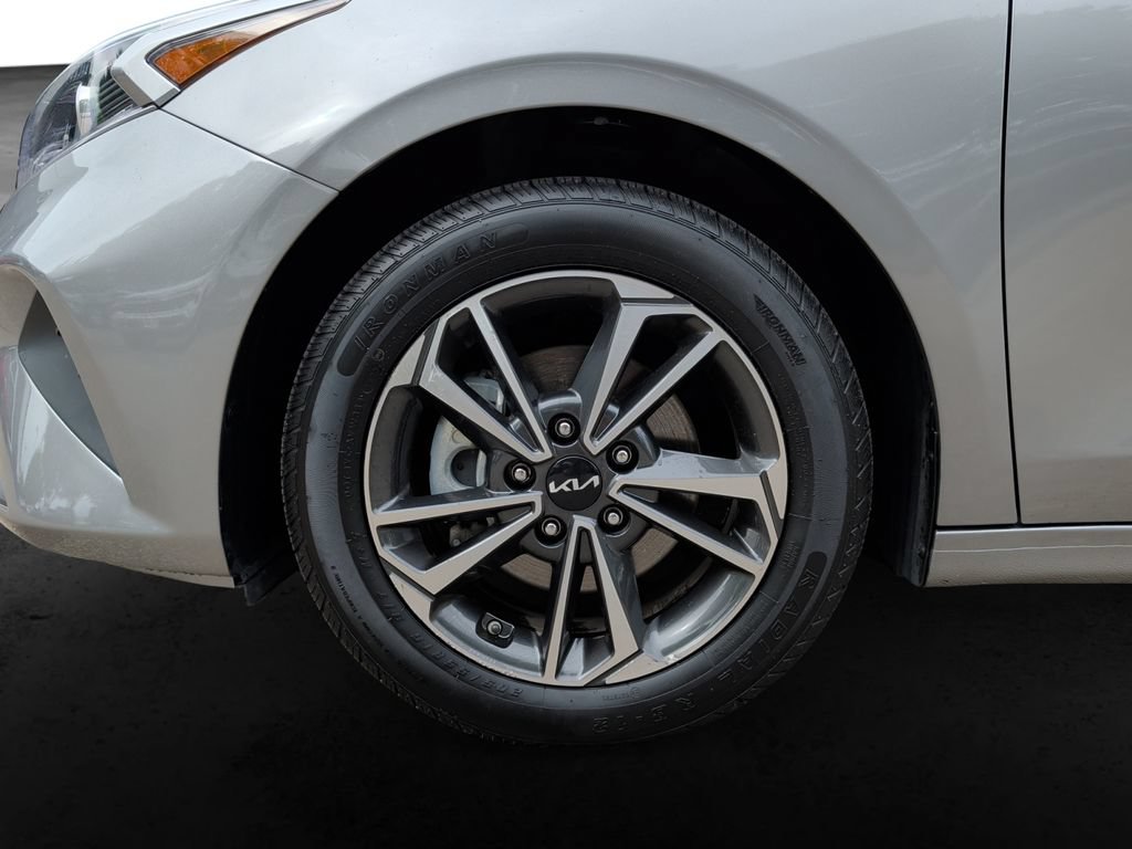 Used 2024 Kia Forte LXS FWD image 9