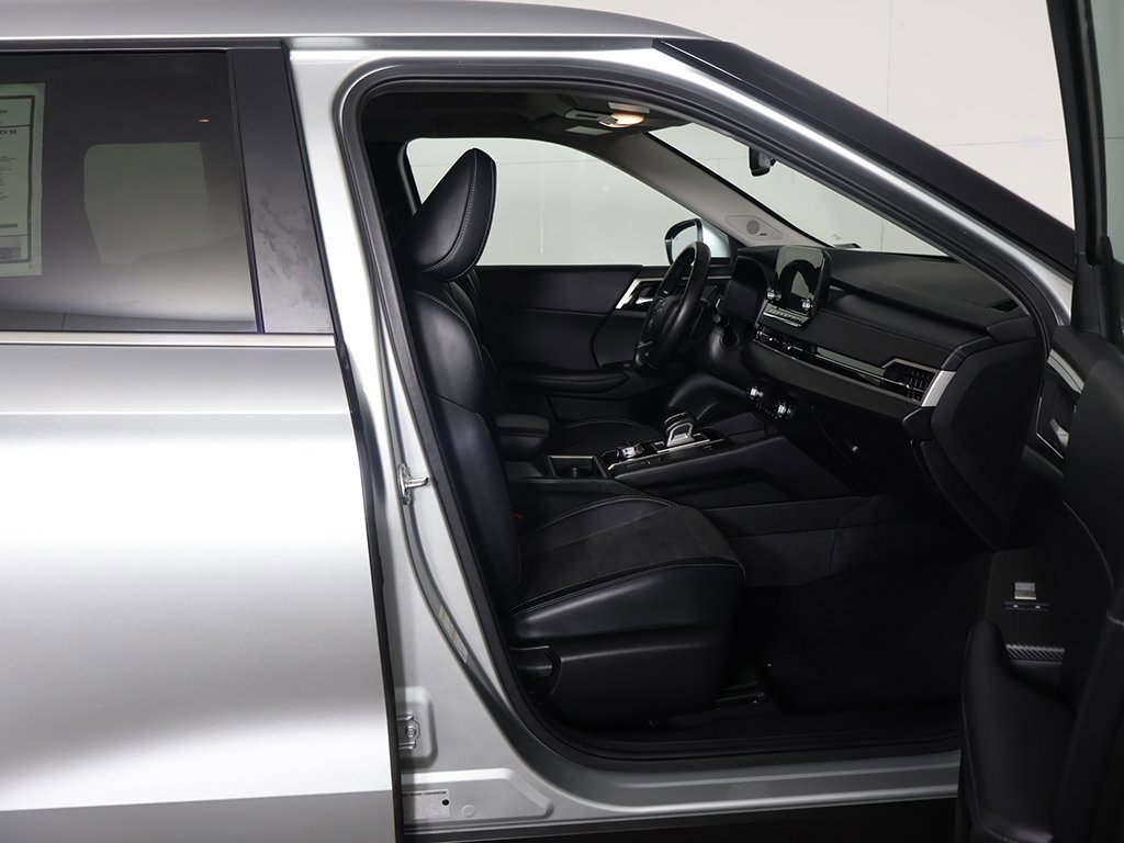 Used 2024 Mitsubishi Outlander SE image 33