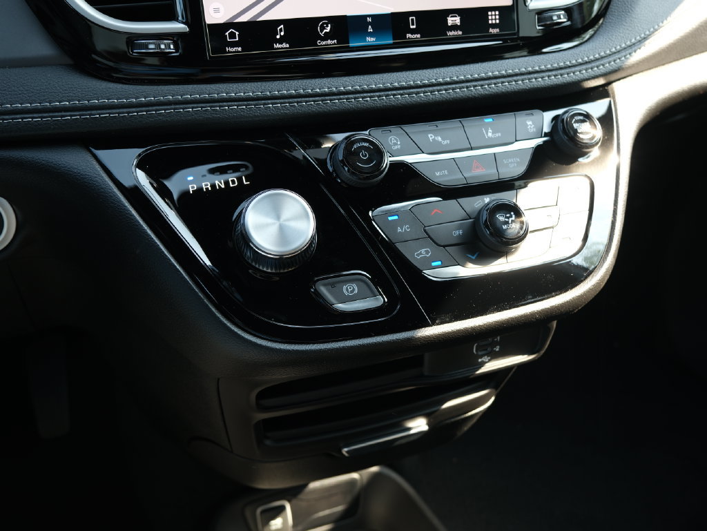 New 2027 Chrysler Pacifica Select w/ Family Tech Group FWD image 23