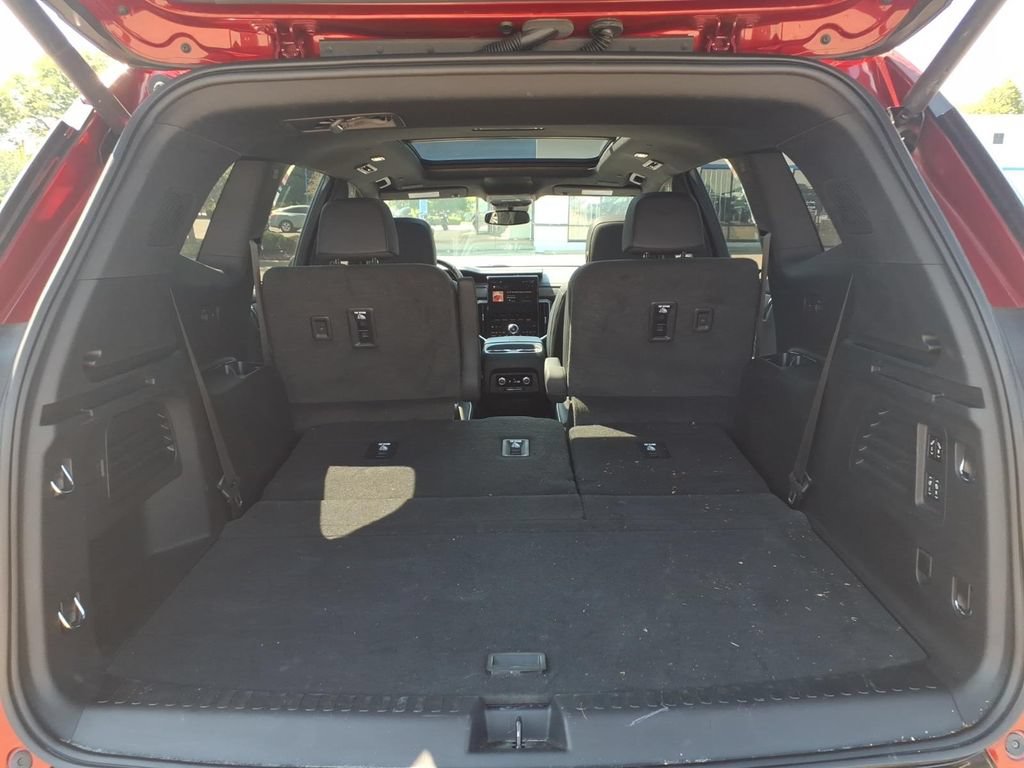 Used 2024 GMC Acadia Denali FWD image 8