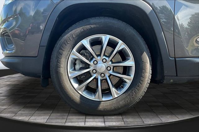 Used 2020 Jeep Cherokee Latitude Lux w/ Quick Order Package 26H Lux AWD/4WD image 32