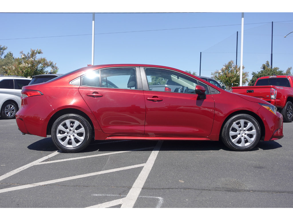Certified 2025 Toyota Corolla LE FWD image 2