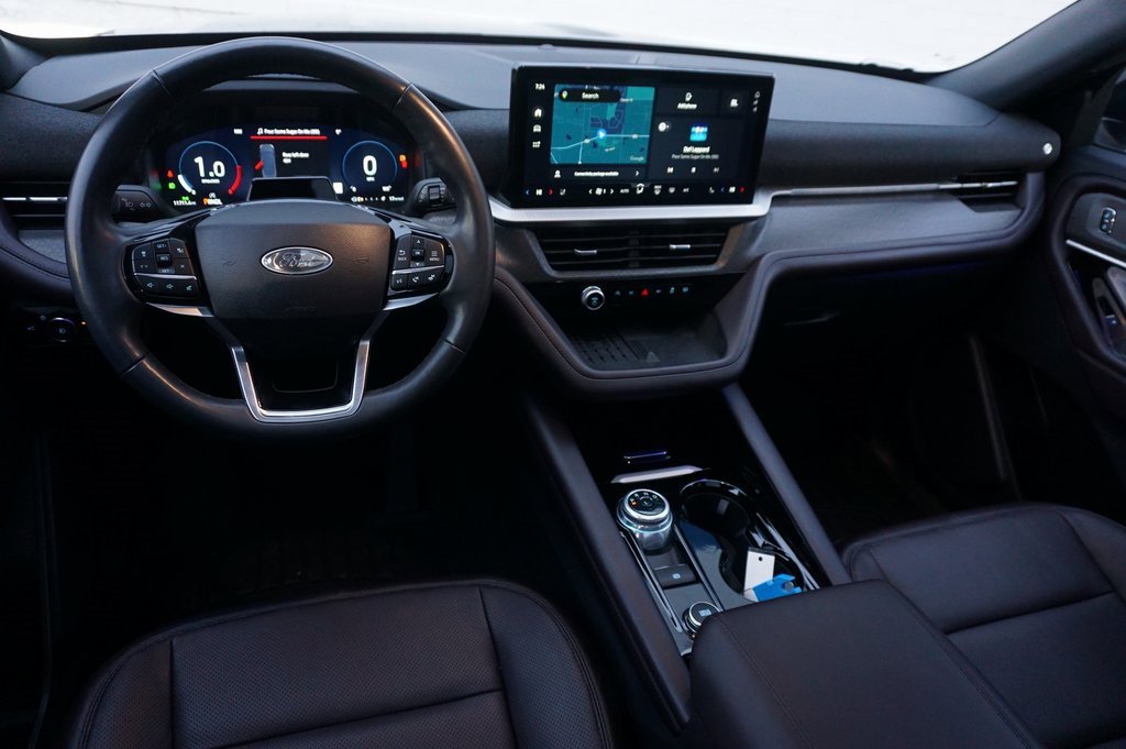 Used 2025 Ford Explorer Platinum w/ Ultimate Package image 16