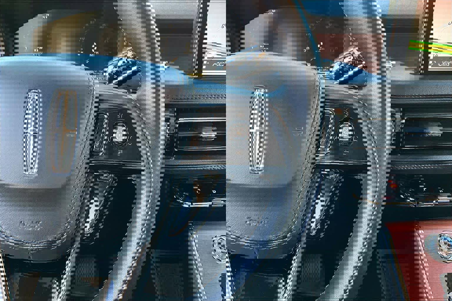 Used 2023 Lincoln Aviator Reserve w/ Equipment Group 201A image 27