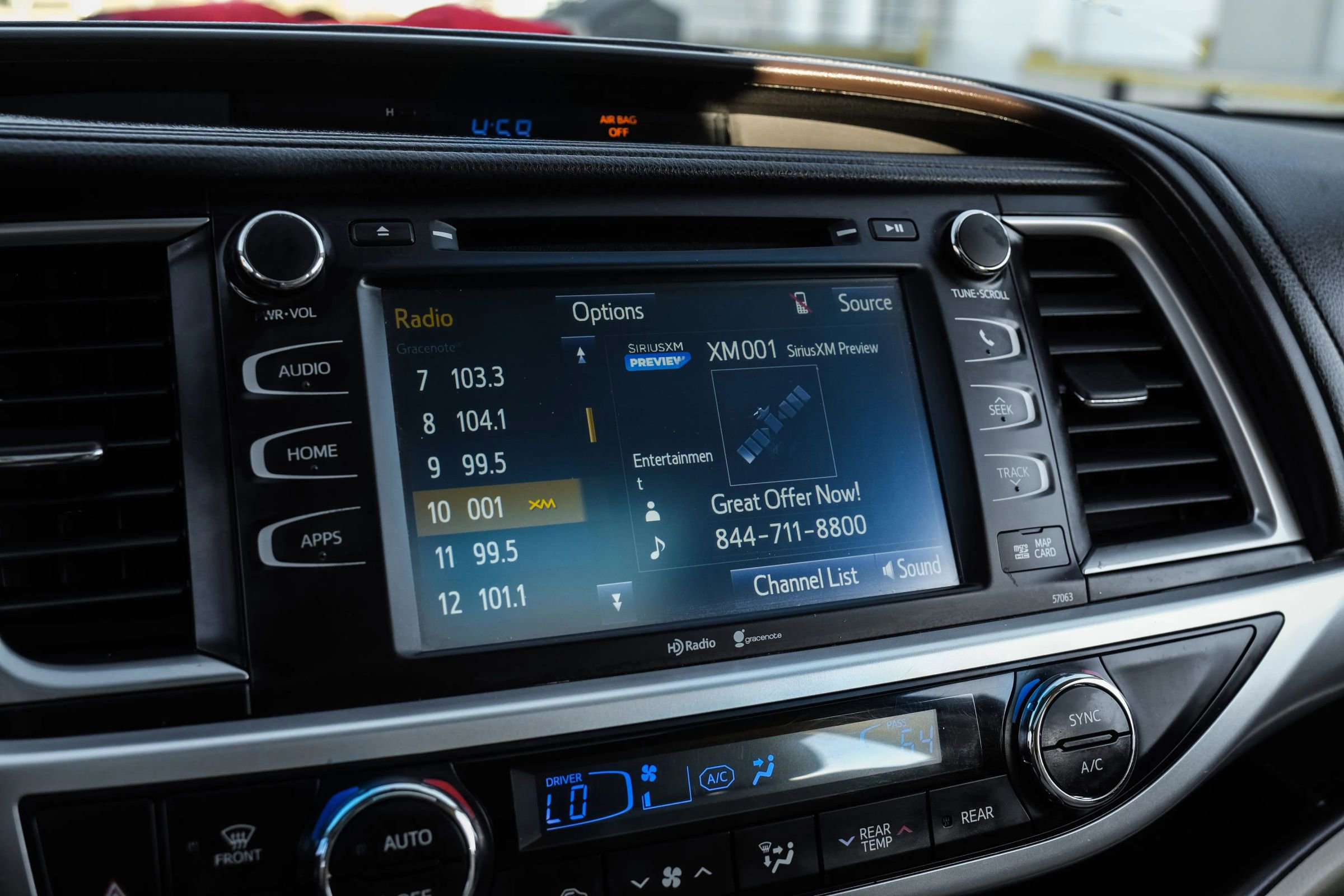 Used 2015 Toyota Highlander XLE image 26