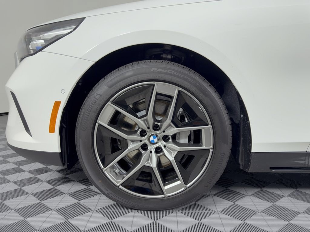 New 2027 BMW 540i xDrive w/ Premium Package AWD/4WD image 13