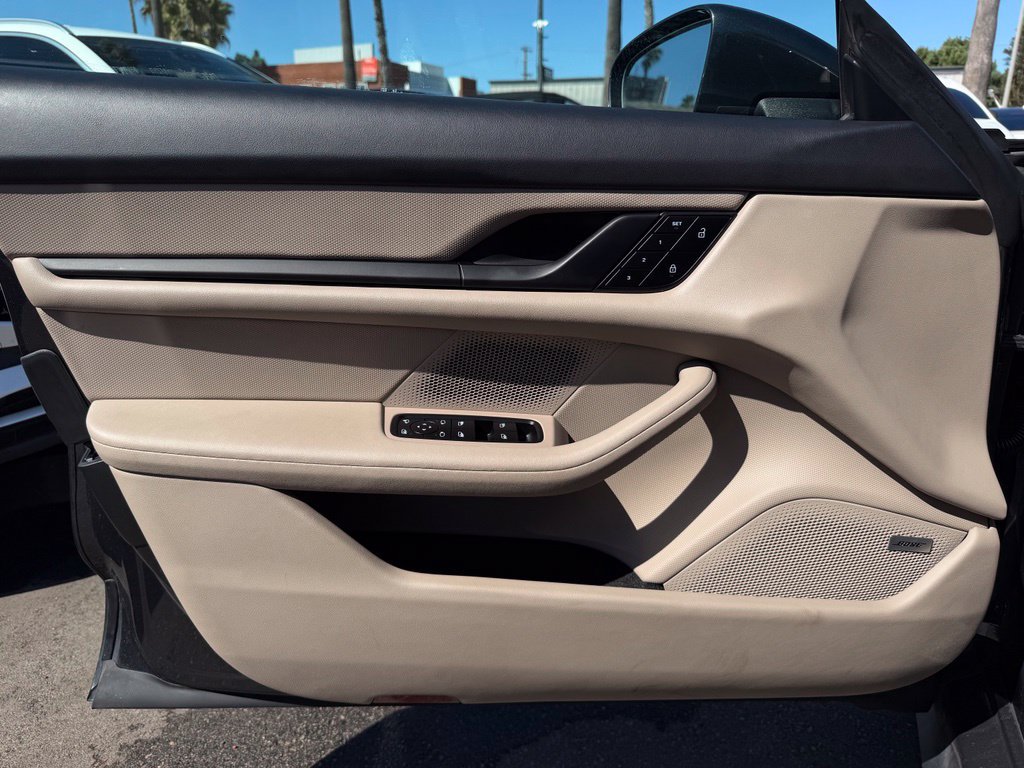 Used 2022 Porsche Taycan RWD image 15
