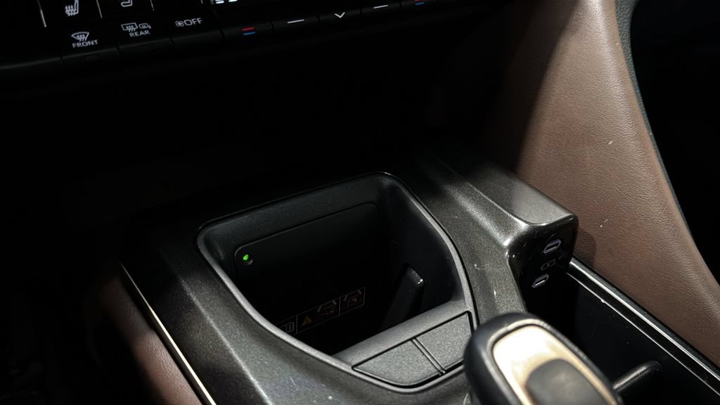 Used 2024 Toyota Crown AWD/4WD image 36