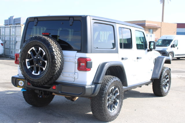 Used 2024 Jeep Wrangler Unlimited Rubicon 4xe AWD/4WD image 5