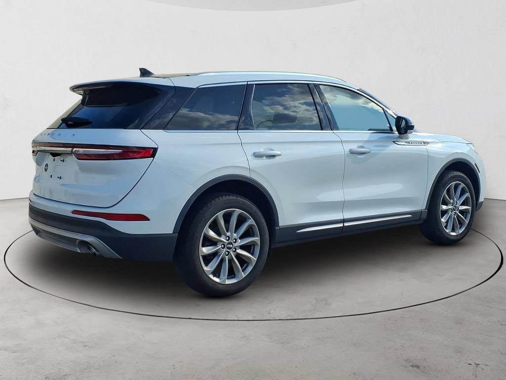 Used 2022 Lincoln Corsair AWD w/ Premium Package image 6