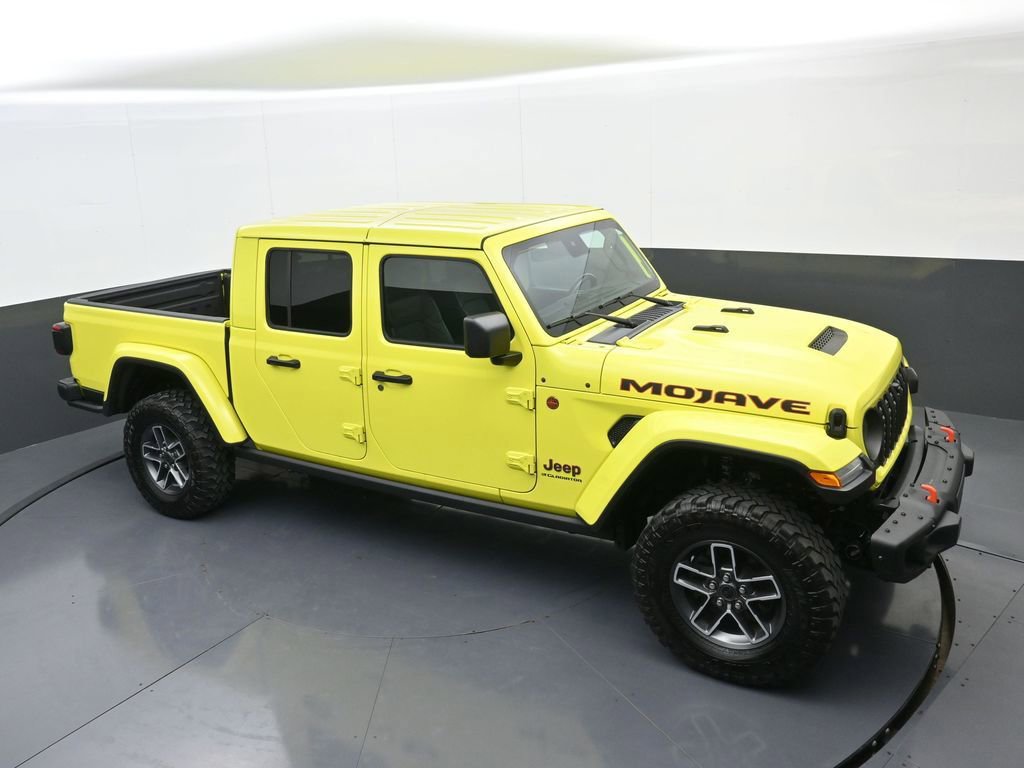 Used 2024 Jeep Gladiator Mojave AWD/4WD image 28