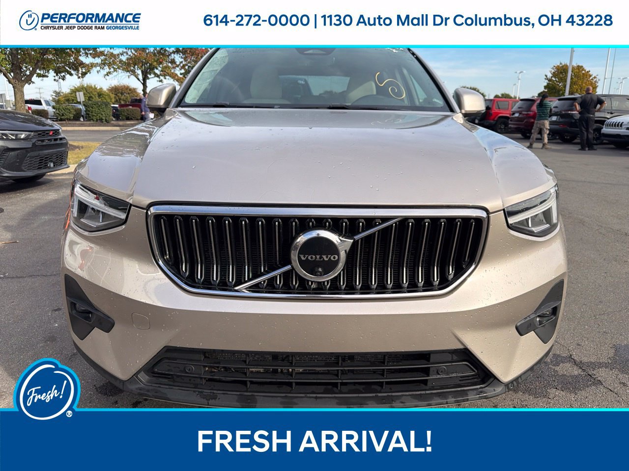 Used 2023 Volvo XC40 B5 Plus AWD/4WD image 3