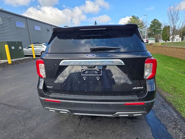 Used 2024 Ford Explorer XLT w/ Equipment Group 202A AWD/4WD image 5