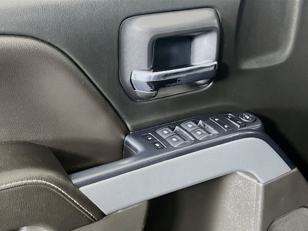 Used 2018 Chevrolet Silverado 1500 LT w/ All Star Edition image 19