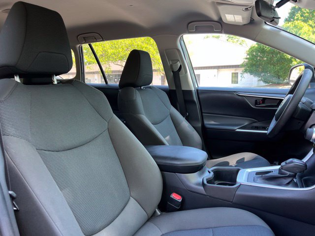 Used 2022 Toyota RAV4 LE FWD image 23