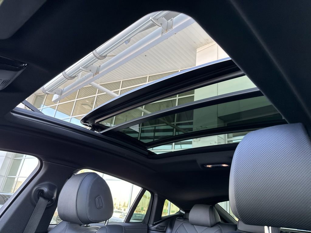 Used 2023 BMW X6 xDrive40i w/ M Sport Package image 12