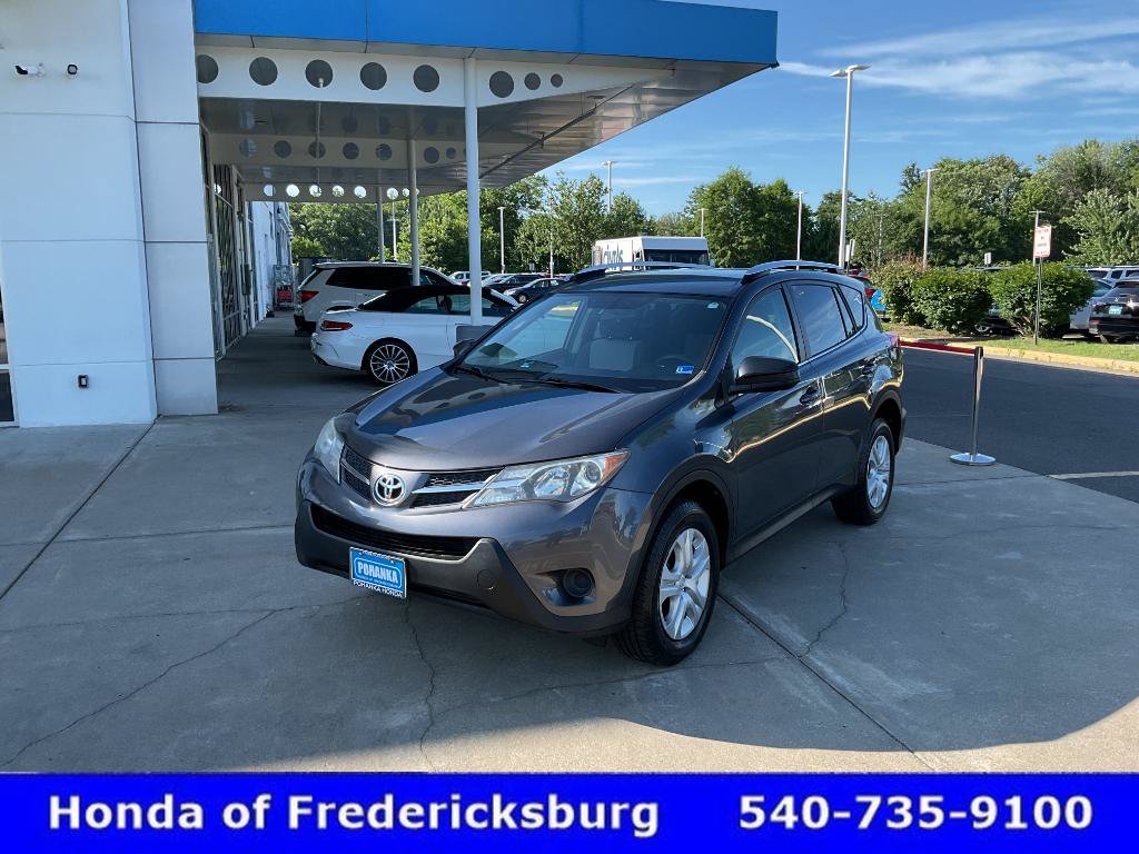Used 2015 Toyota RAV4 LE AWD/4WD image 2