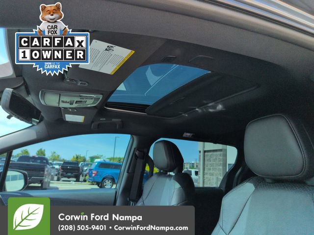 Used 2025 Toyota Sienna Platinum AWD/4WD image 22