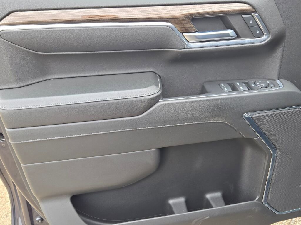 Used 2024 Chevrolet Silverado 1500 LT image 17