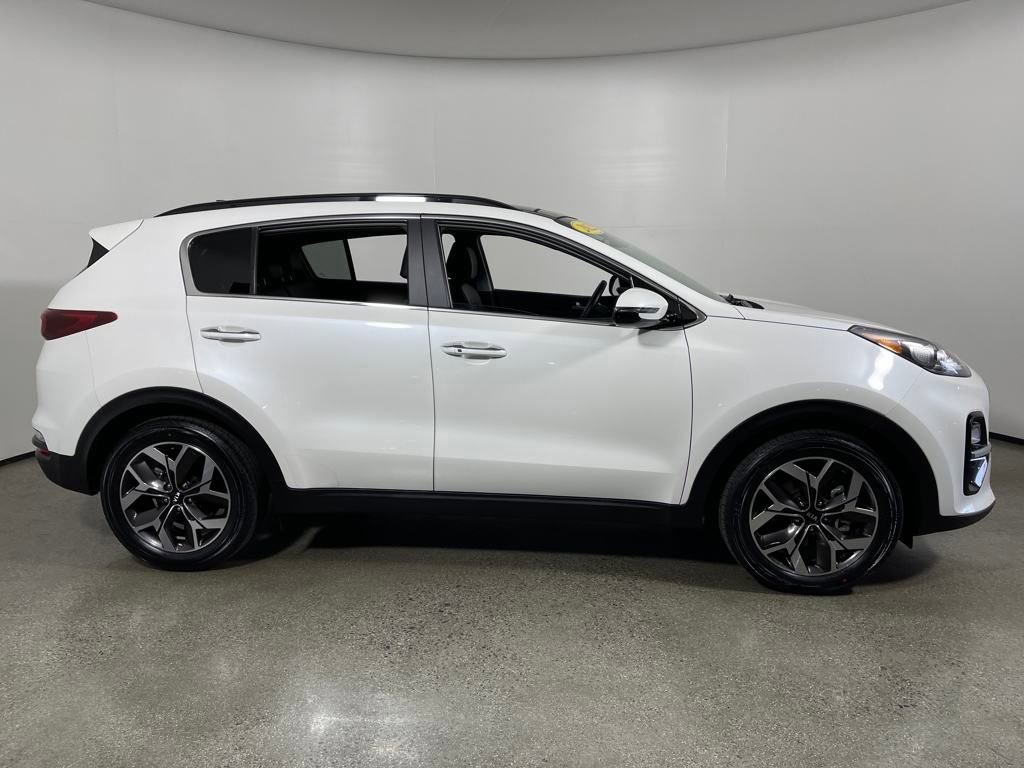 Used 2022 Kia Sportage EX image 2