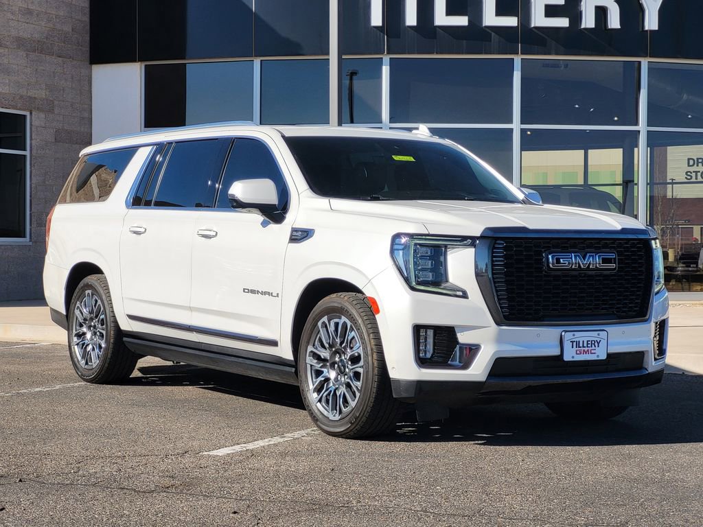 Used 2023 GMC Yukon XL Denali Ultimate image 2