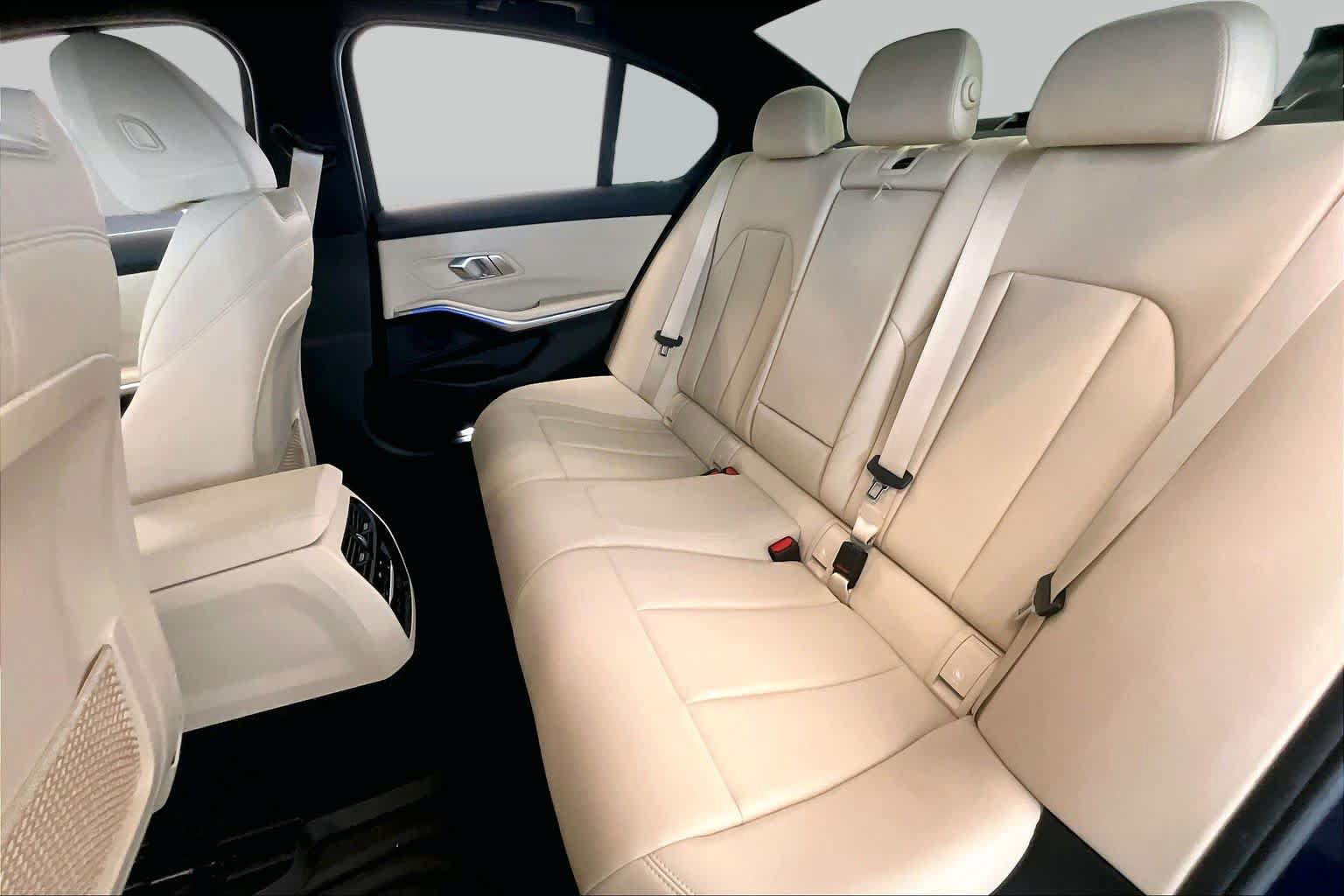 Used 2020 BMW 330i Sedan w/ Convenience Package RWD image 17
