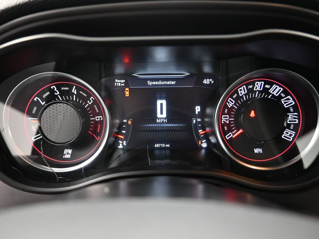 Used 2023 Dodge Challenger SXT image 6