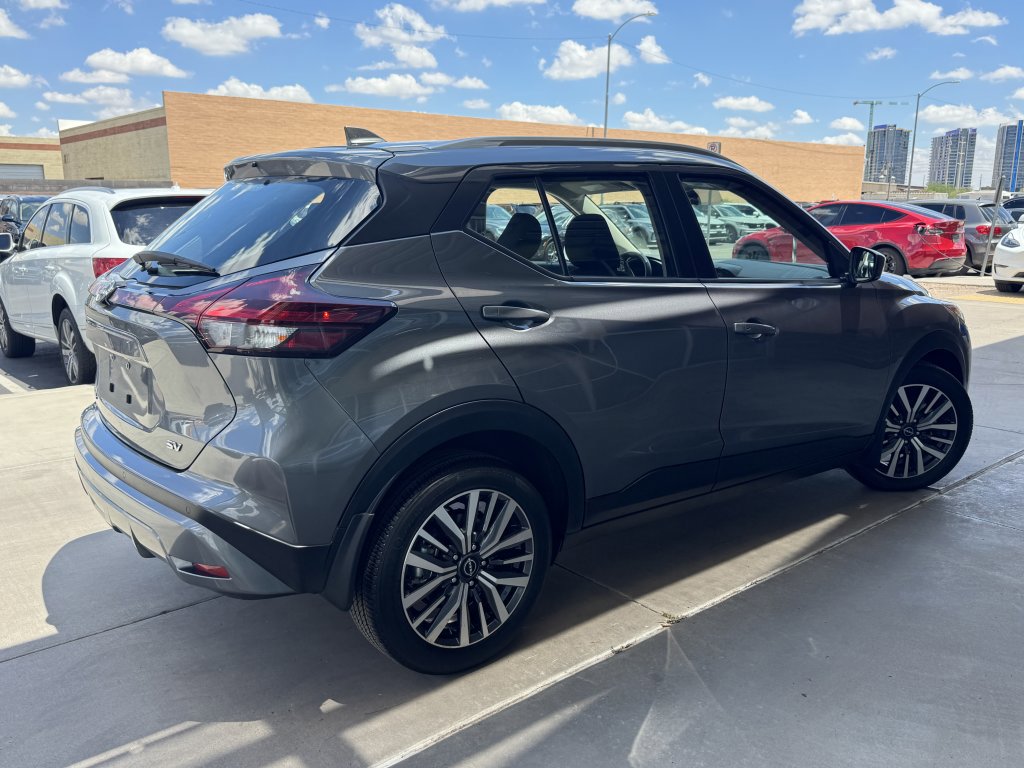 Used 2023 Nissan Kicks SV image 4