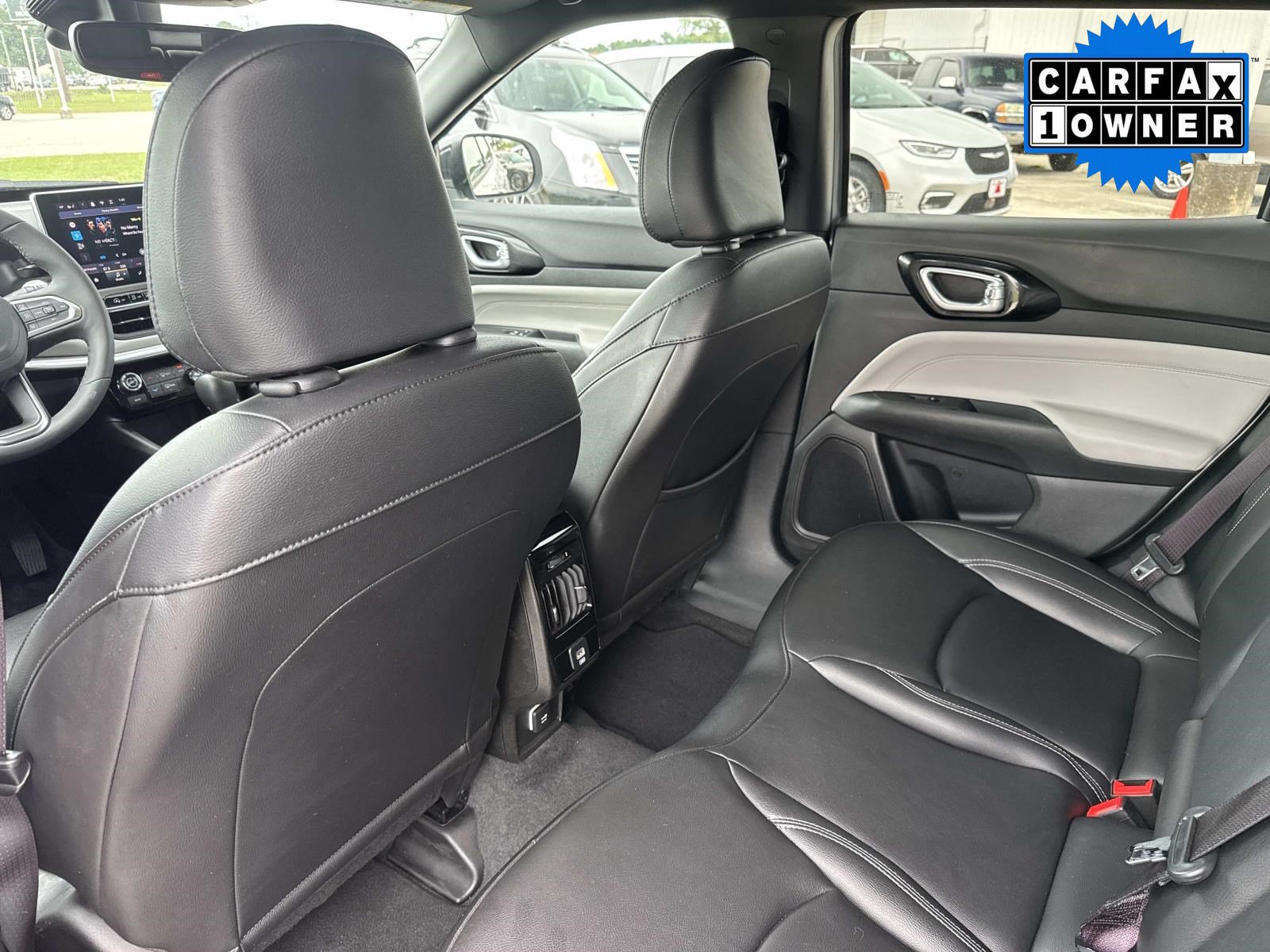 Used 2025 Jeep Compass Limited AWD/4WD image 15
