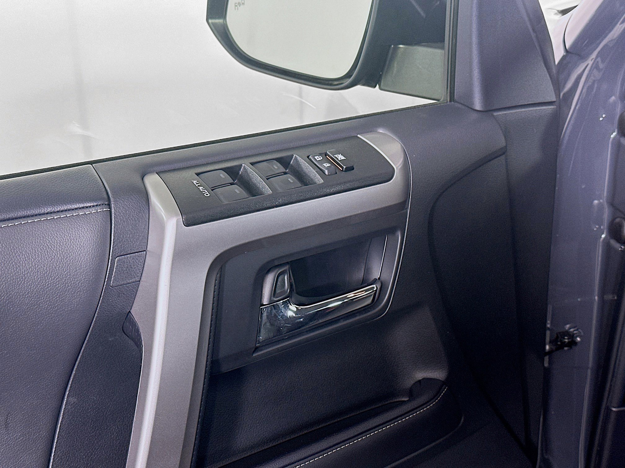 Used 2024 Toyota 4Runner SR5 Premium RWD image 15