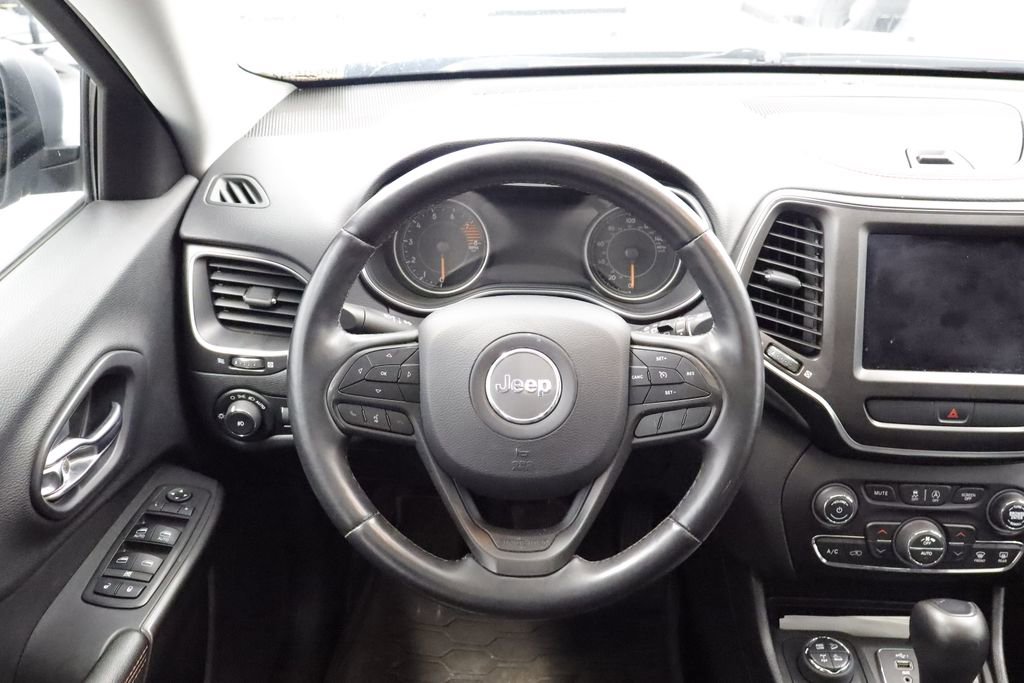 Used 2019 Jeep Cherokee Trailhawk w/ Comfort & Convenience Group AWD/4WD image 22