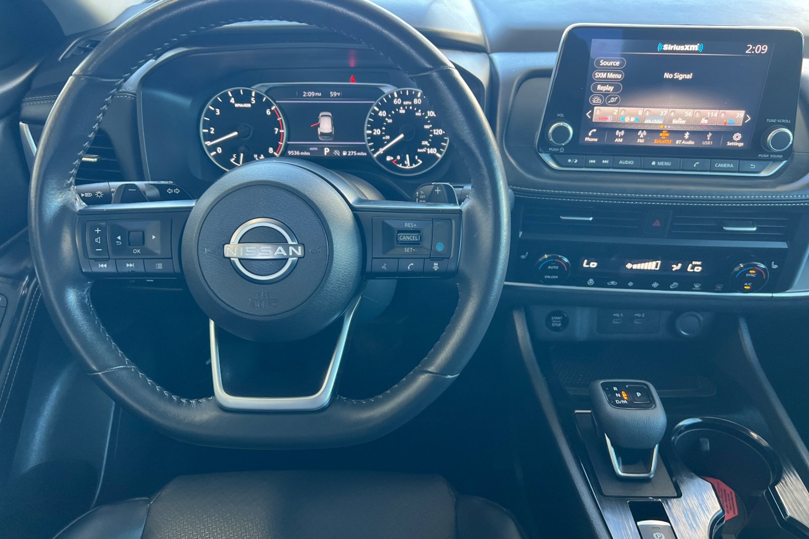 Used 2024 Nissan Rogue SV w/ SV Premium Package image 11