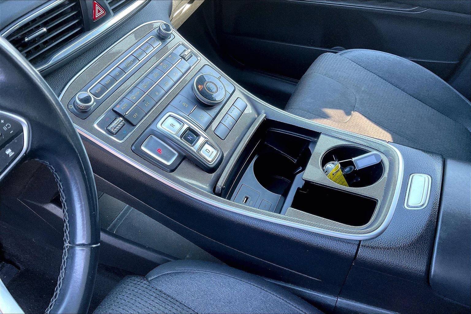 Used 2023 Hyundai Santa Fe SEL image 18