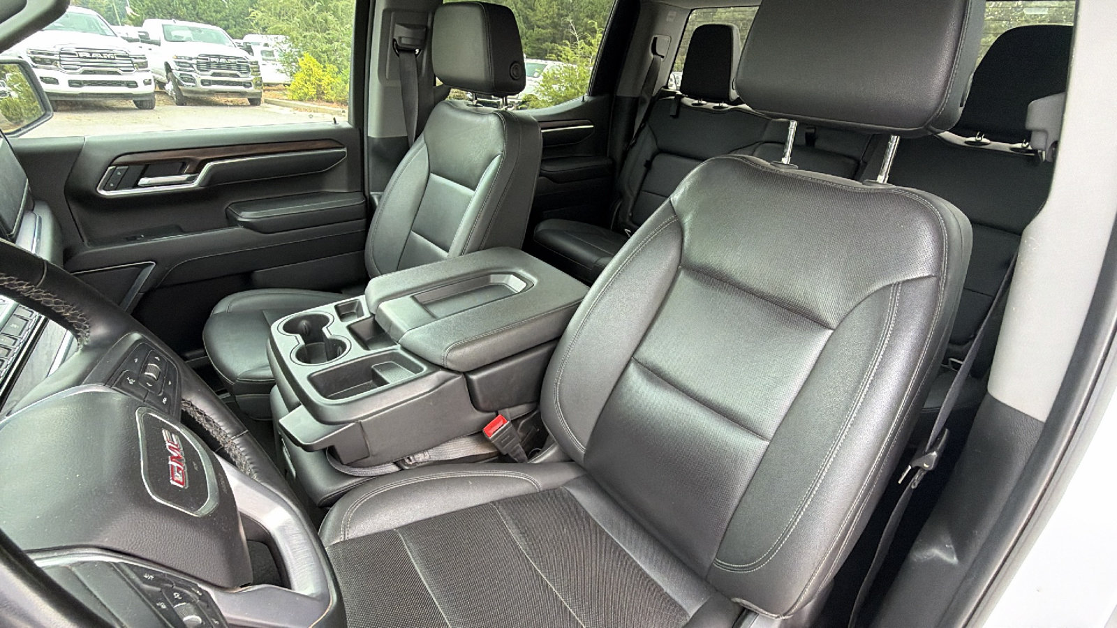 Used 2025 GMC Sierra 1500 SLT AWD/4WD image 17
