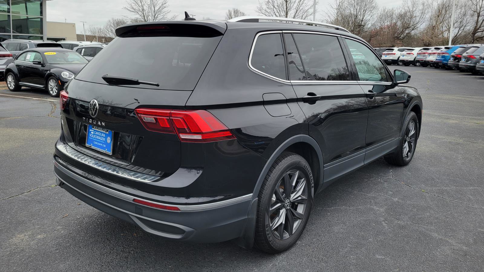 Certified 2023 Volkswagen Tiguan SE image 5