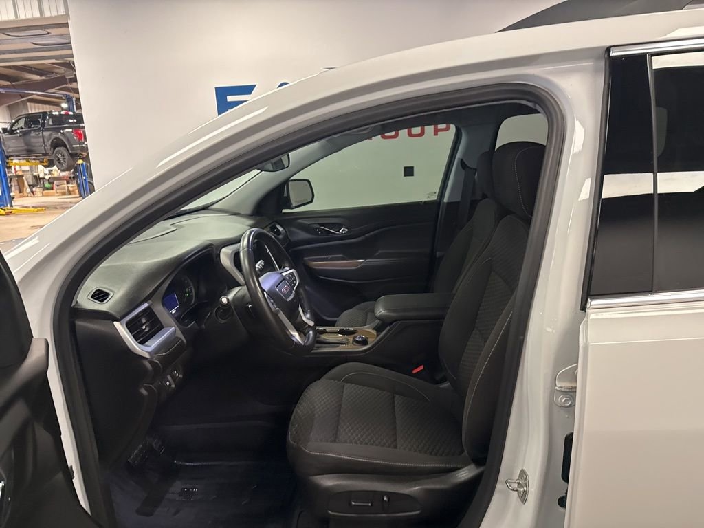 Used 2019 GMC Acadia SLE w/ Driver Alert Package I image 17