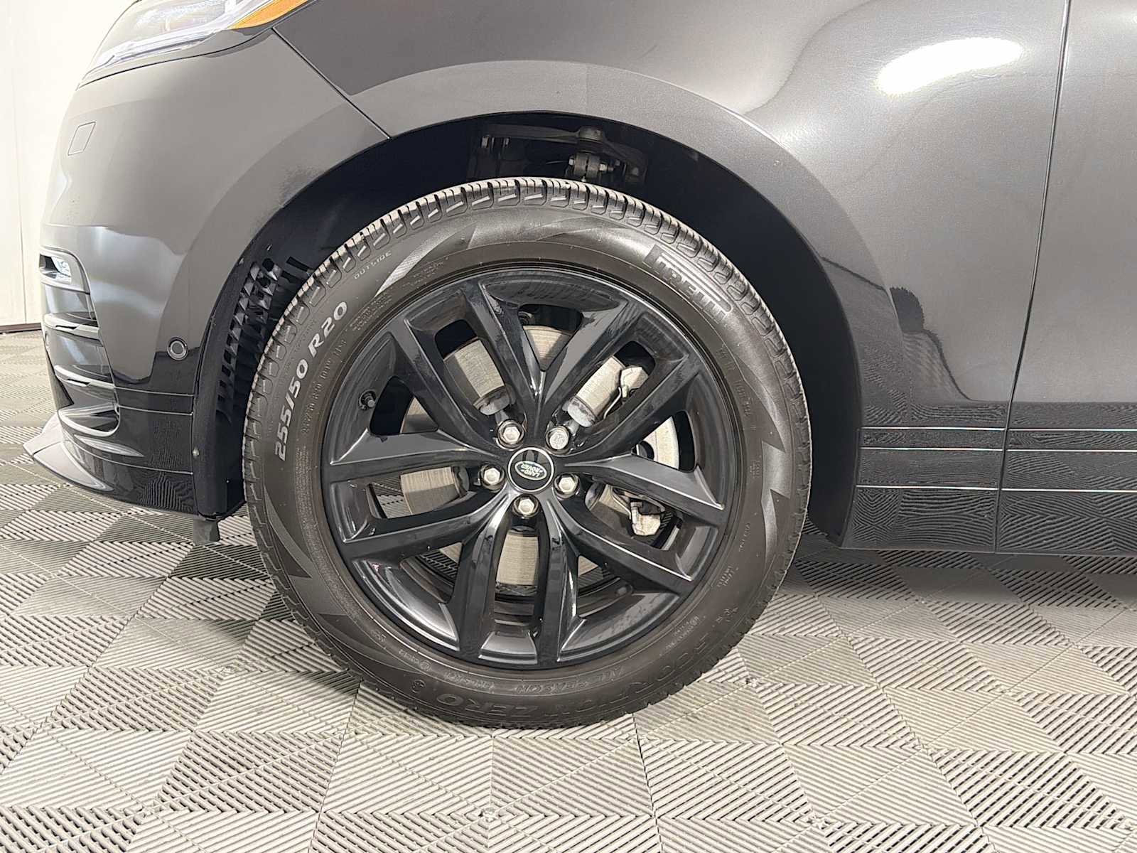 Used 2026 Land Rover Range Rover Velar Dynamic SE AWD/4WD image 30