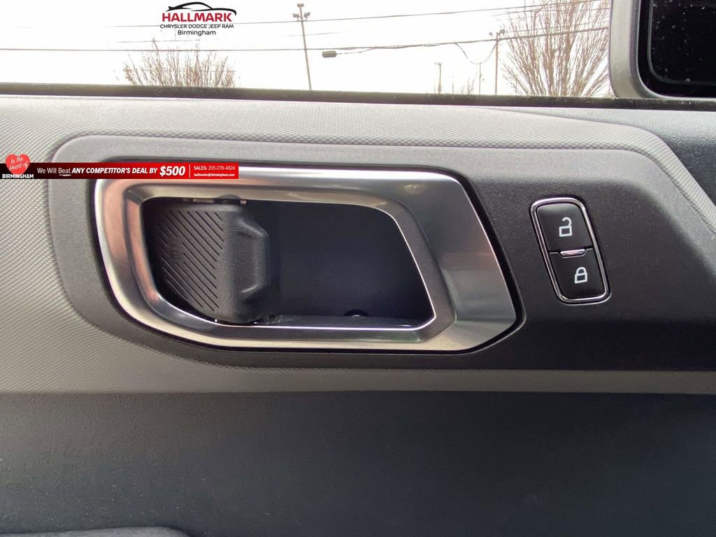 Used 2024 Ford Bronco Big Bend image 14