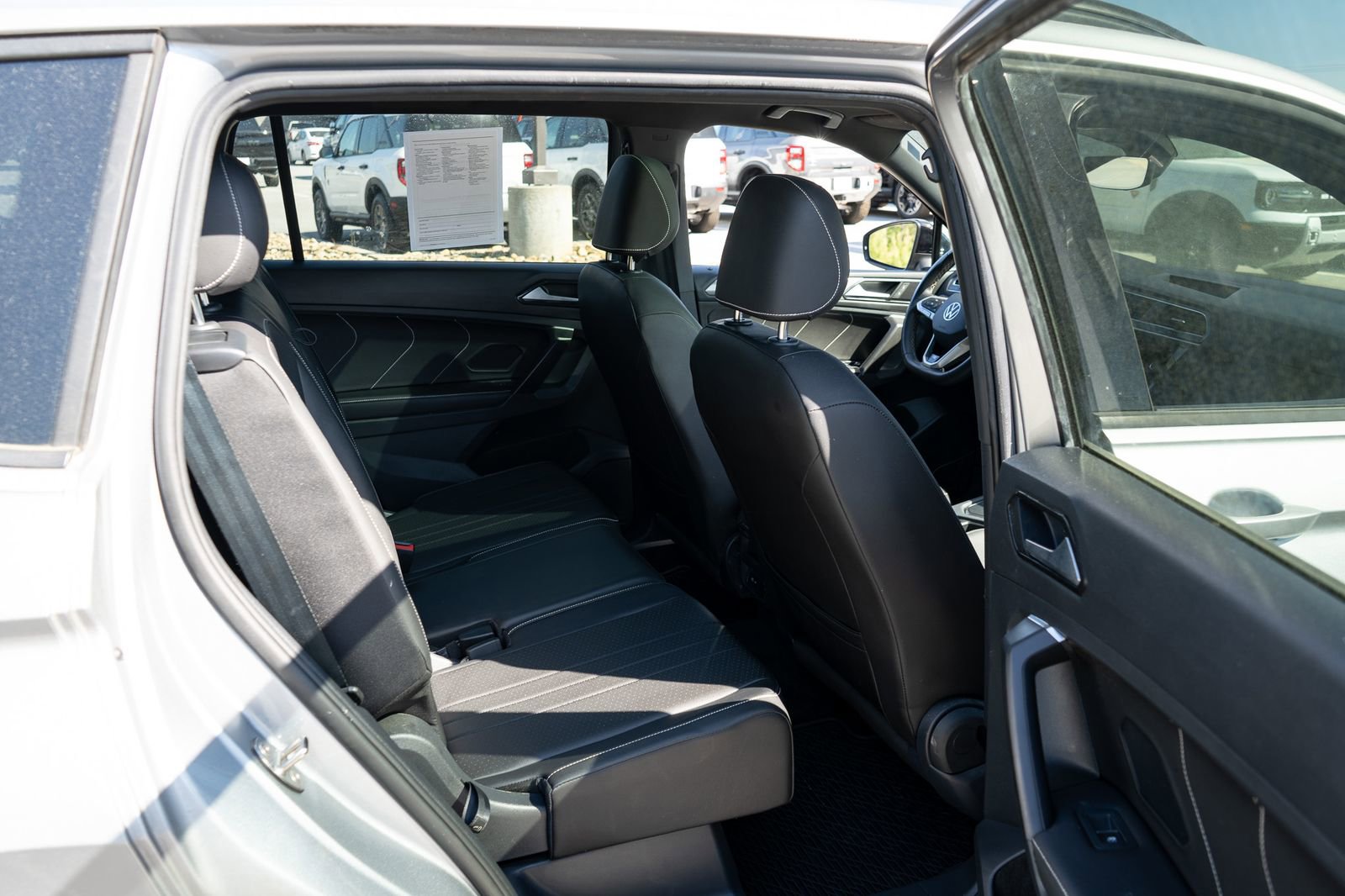Used 2023 Volkswagen Tiguan SE R-Line FWD image 22